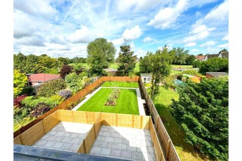 Spacious Two Bedroom Ground Floor Apartment