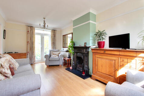 3 Bedroom Terraced House  for Sale