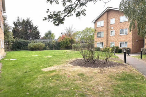 1 bed flat to rent Laburnum Court, Harrow HA1