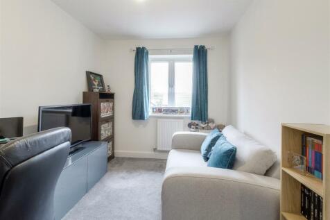 38 Sparrowdale Close, Grendon