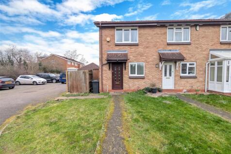 18 Martins Drive, Atherstone