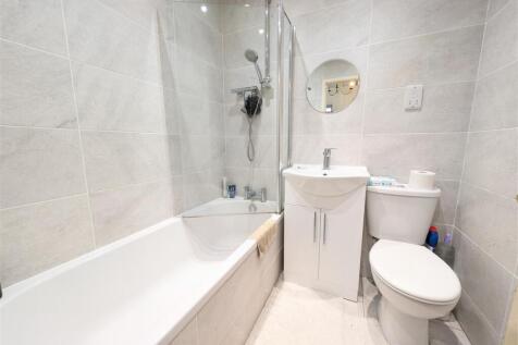 18 Martins Drive, Atherstone