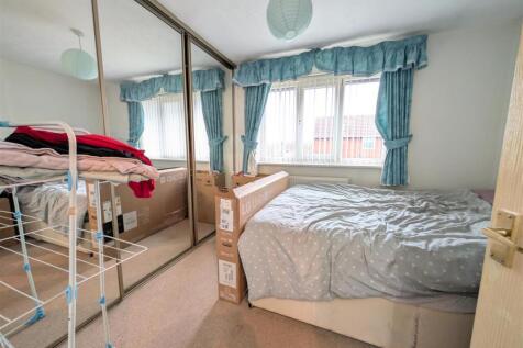 18 Martins Drive, Atherstone