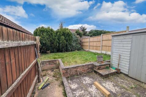 18 Martins Drive, Atherstone