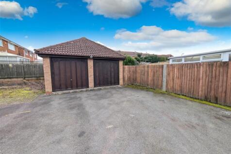 18 Martins Drive, Atherstone