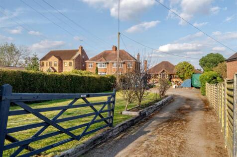 13 Carts Lane, Grendon