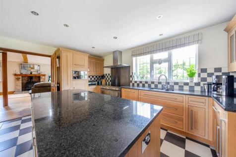 19 Billington Road East