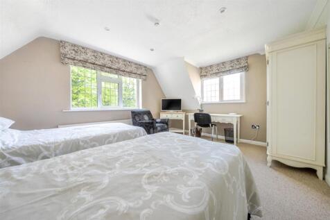 19 Billington Road East