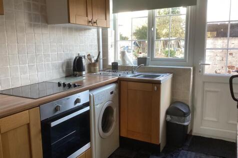 37 Knowle Hill, Hurley
