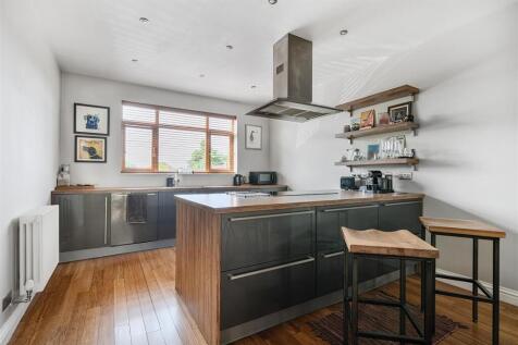 10 Woodside, Arley