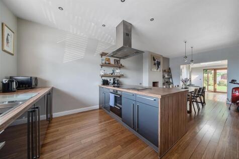10 Woodside, Arley