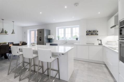 51 Boulters Lane, Wood End
