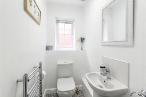 51 Boulters Lane, Wood End