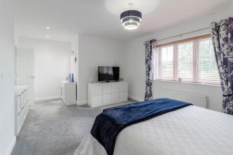 51 Boulters Lane, Wood End