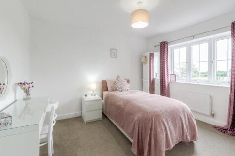 51 Boulters Lane, Wood End