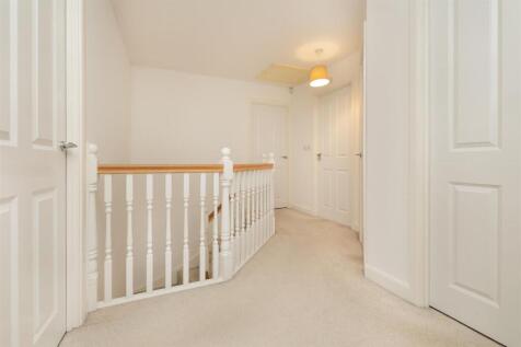 54 Hilary Bevins Close
