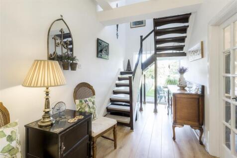 7 Weston Hall Stables, Bulkington