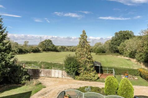 7 Weston Hall Stables, Bulkington