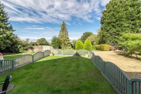 7 Weston Hall Stables, Bulkington