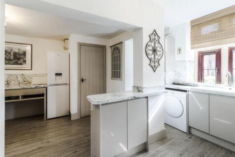7 Weston Hall Stables, Bulkington