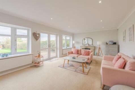 100 Austrey Road, Warton