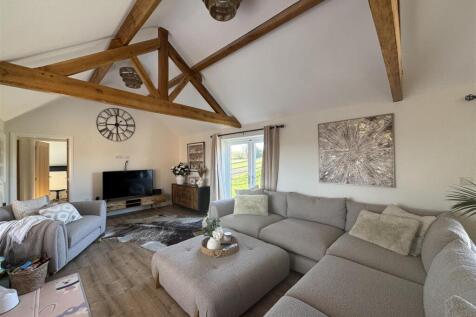 living area 2 Hillcroft Barn..jpeg