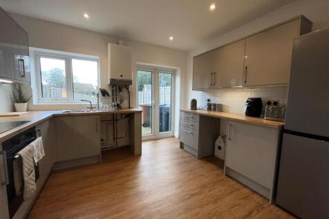 Kitchen 1.jpg