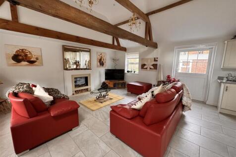 Living area 1 The Annexe.jpg