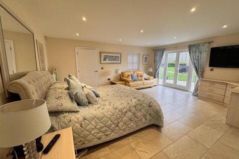 Bedroom The Annexe.jpg