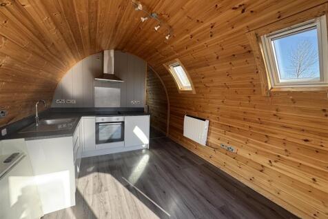 Internal 1 Lodge 3.jpg