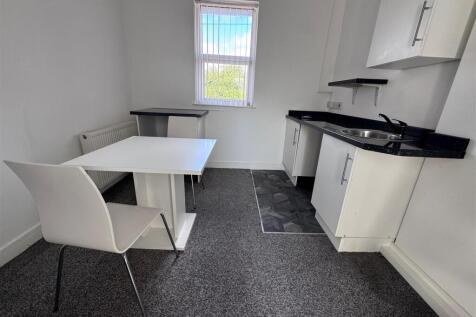 kitchen area 2 flat 5 74 Mill St.jpg