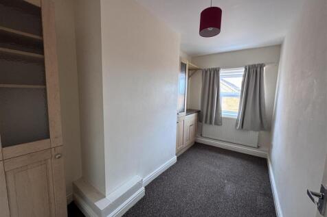 Bedroom 2, 3 The Willows.jpeg