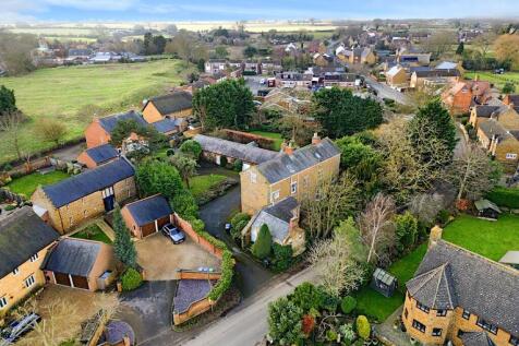 Danesfield, Rothersthorpe