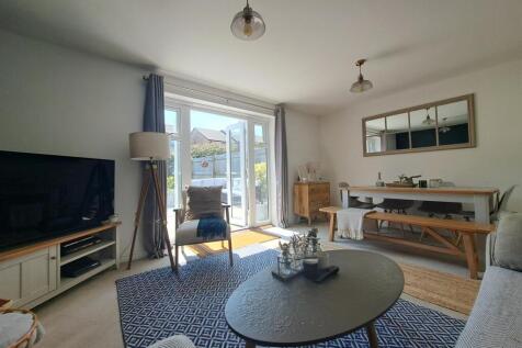Dragonfly Way, Pineham