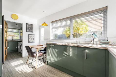 The Paddocks, Bugbrooke