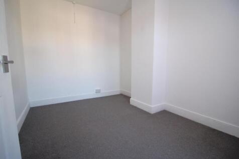 Bedroom 2.JPG