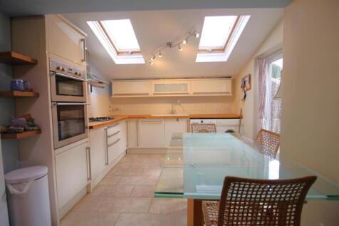 Kitchen 1.JPG