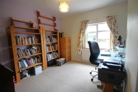 Bedroom 2.JPG