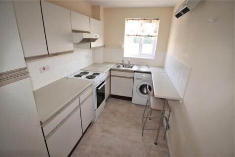 10 Manor Court Kitchen.JPG