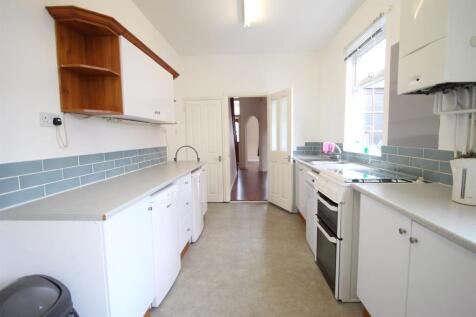 Kitchen 2.JPG
