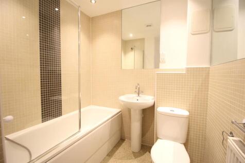 22TWS - Bathroom (1).JPG