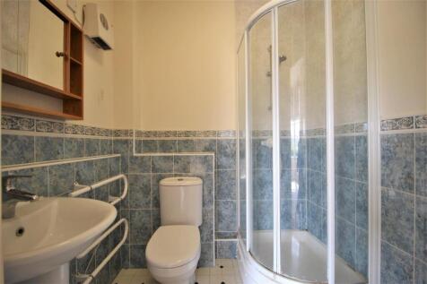 Ensuite.JPG