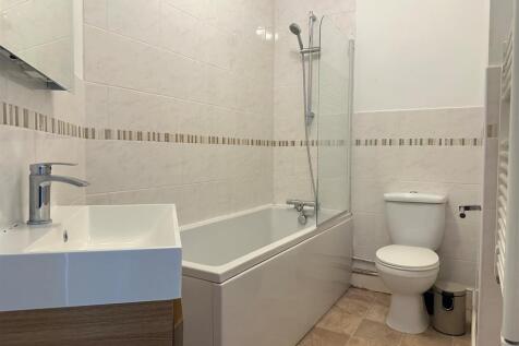 Bathroom.jpg