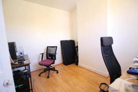 Bedroom 2.JPG