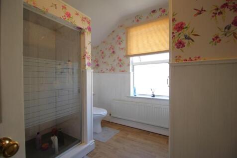Bathroom 1.JPG