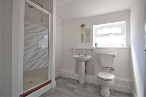 Ensuite.JPG