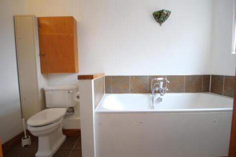 Bathroom.JPG