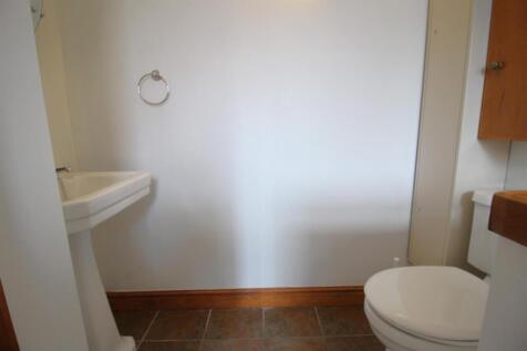 Bathroom 1.JPG