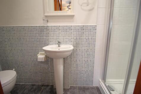 Ensuite.JPG