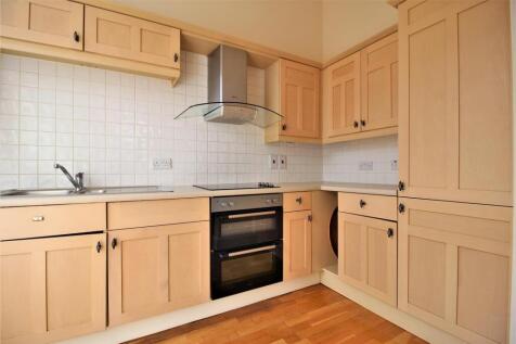 Kitchen (1).JPG